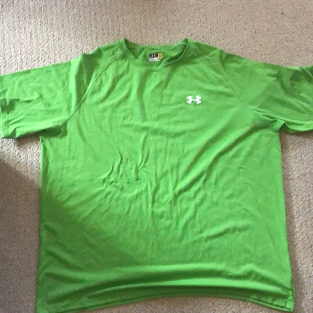 Men’s 2XL Under Armour t-shirt